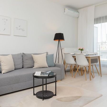 Sarmacka Apartment With Balcony Warsaw Wilanow By Noclegi Renters ภายนอก รูปภาพ