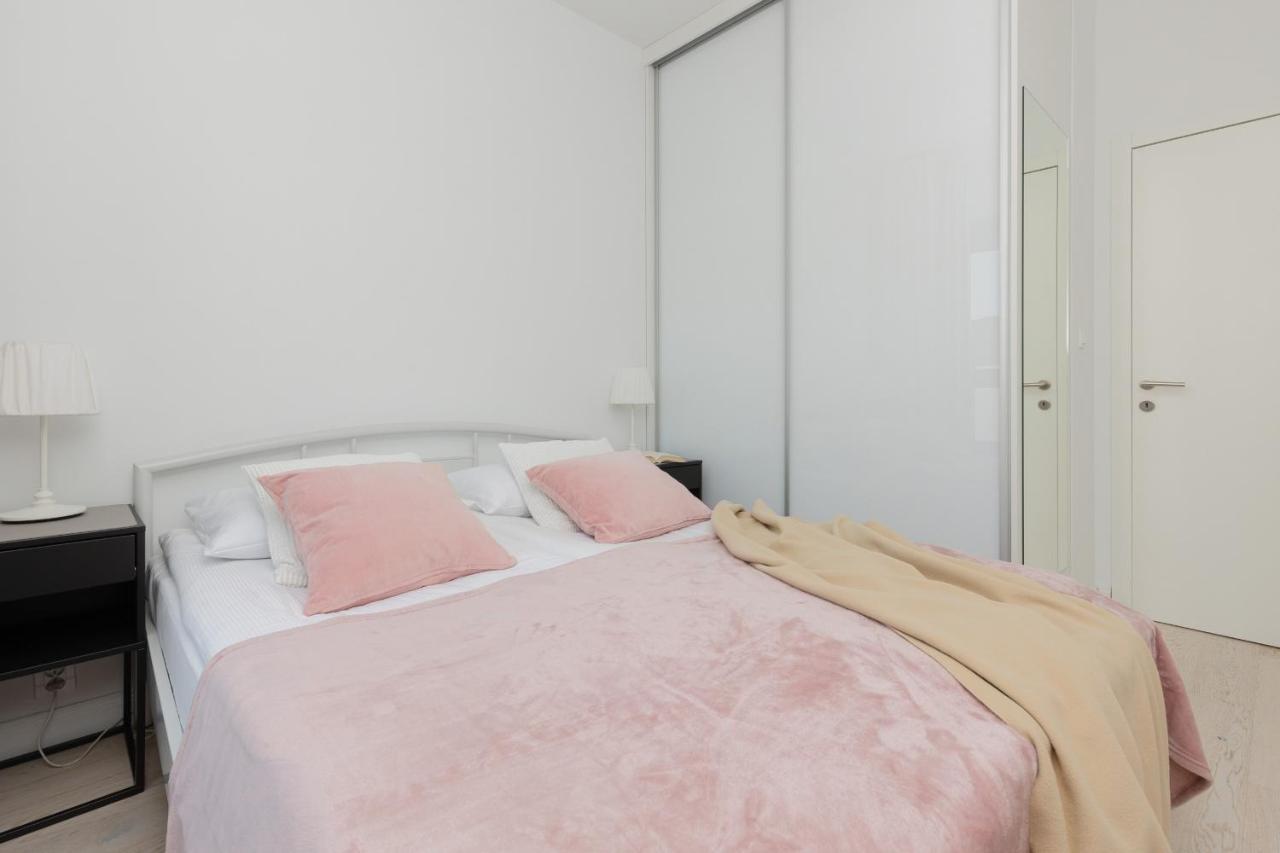 Sarmacka Apartment With Balcony Warsaw Wilanow By Noclegi Renters ภายนอก รูปภาพ
